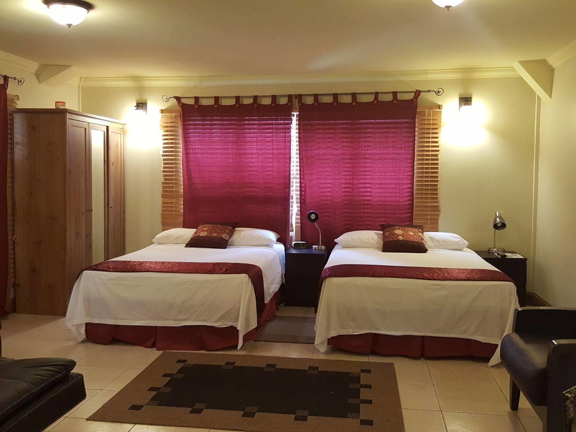 Savannah Maison Guest House Port of Spain ภายนอก รูปภาพ