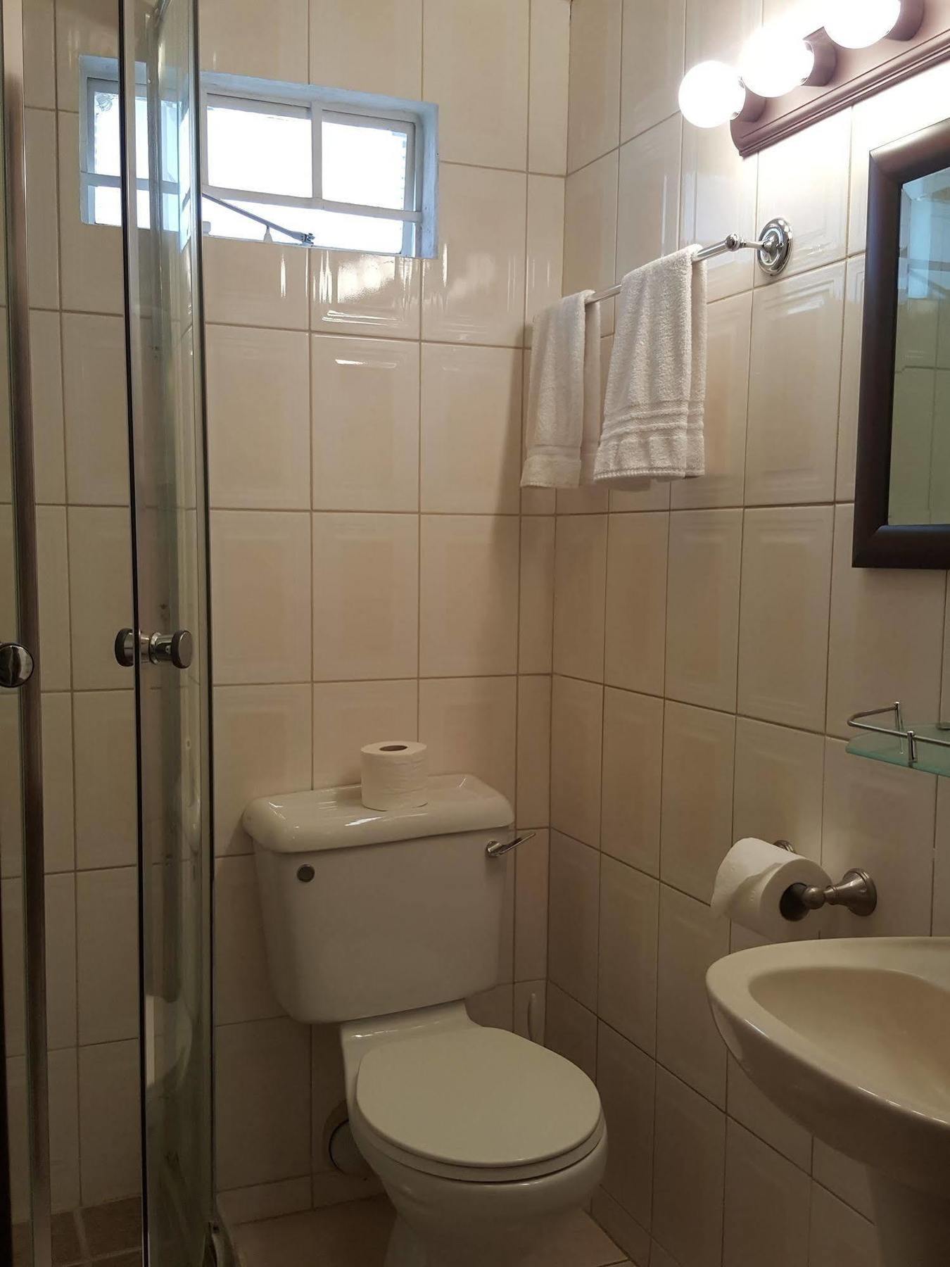 Savannah Maison Guest House Port of Spain ภายนอก รูปภาพ