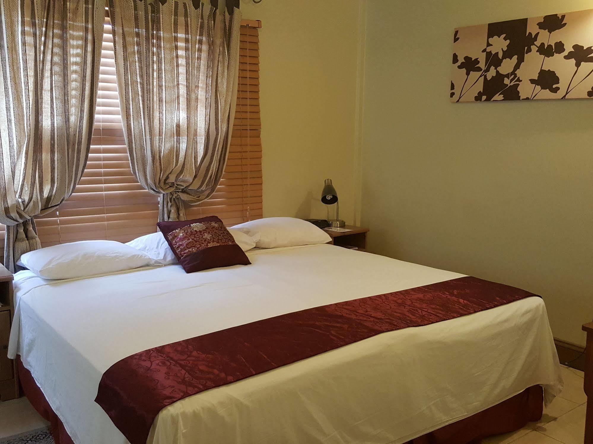 Savannah Maison Guest House Port of Spain ภายนอก รูปภาพ