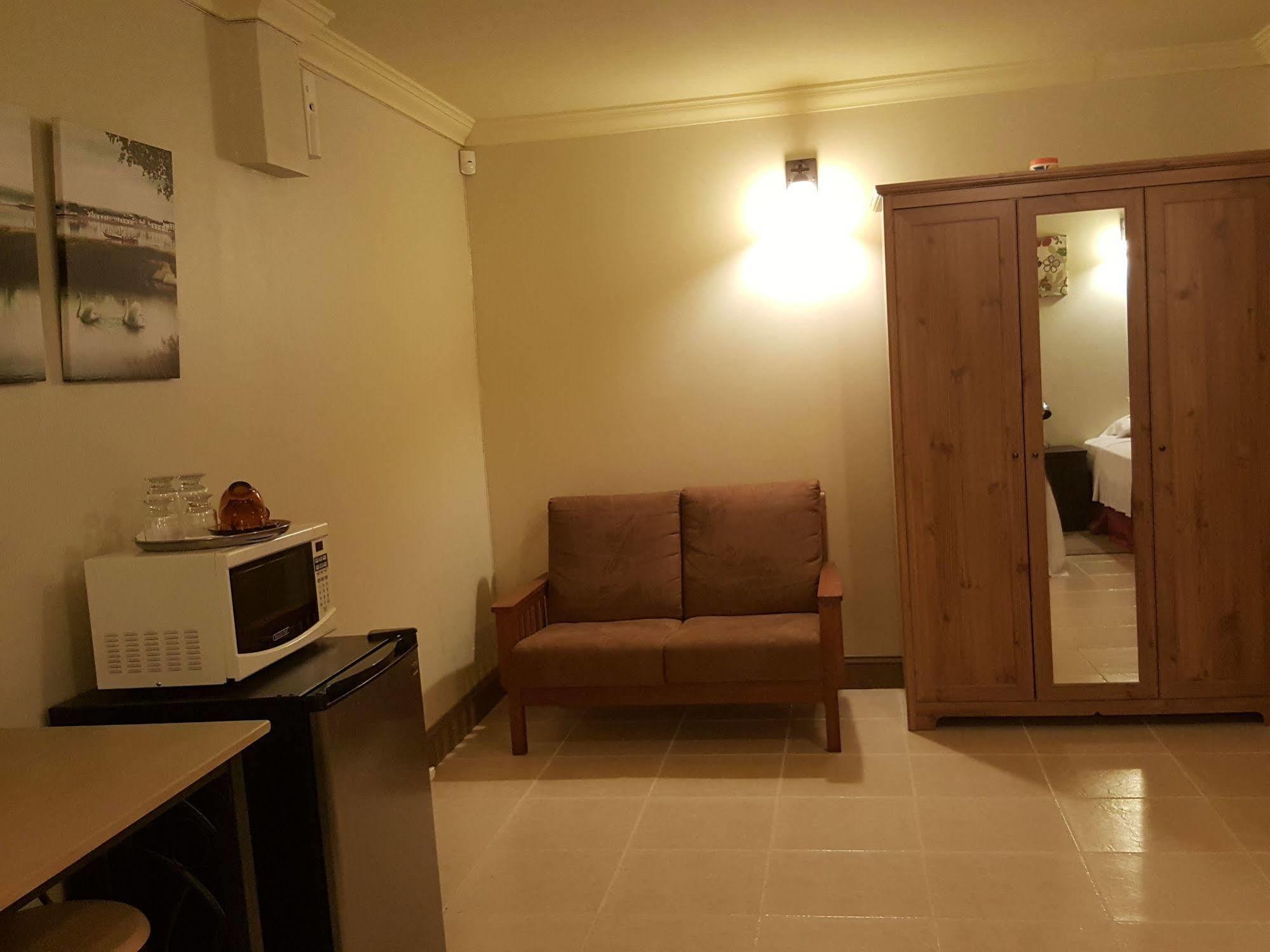Savannah Maison Guest House Port of Spain ภายนอก รูปภาพ
