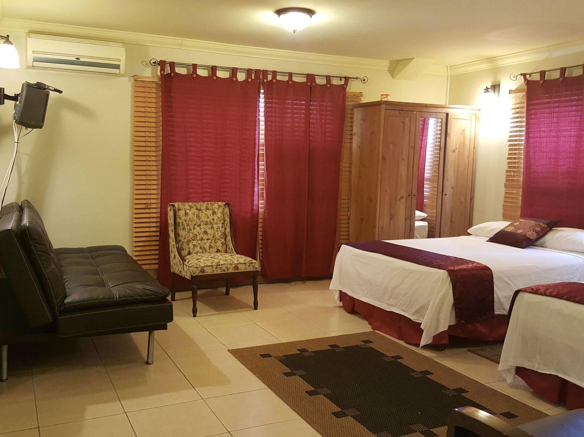 Savannah Maison Guest House Port of Spain ภายนอก รูปภาพ