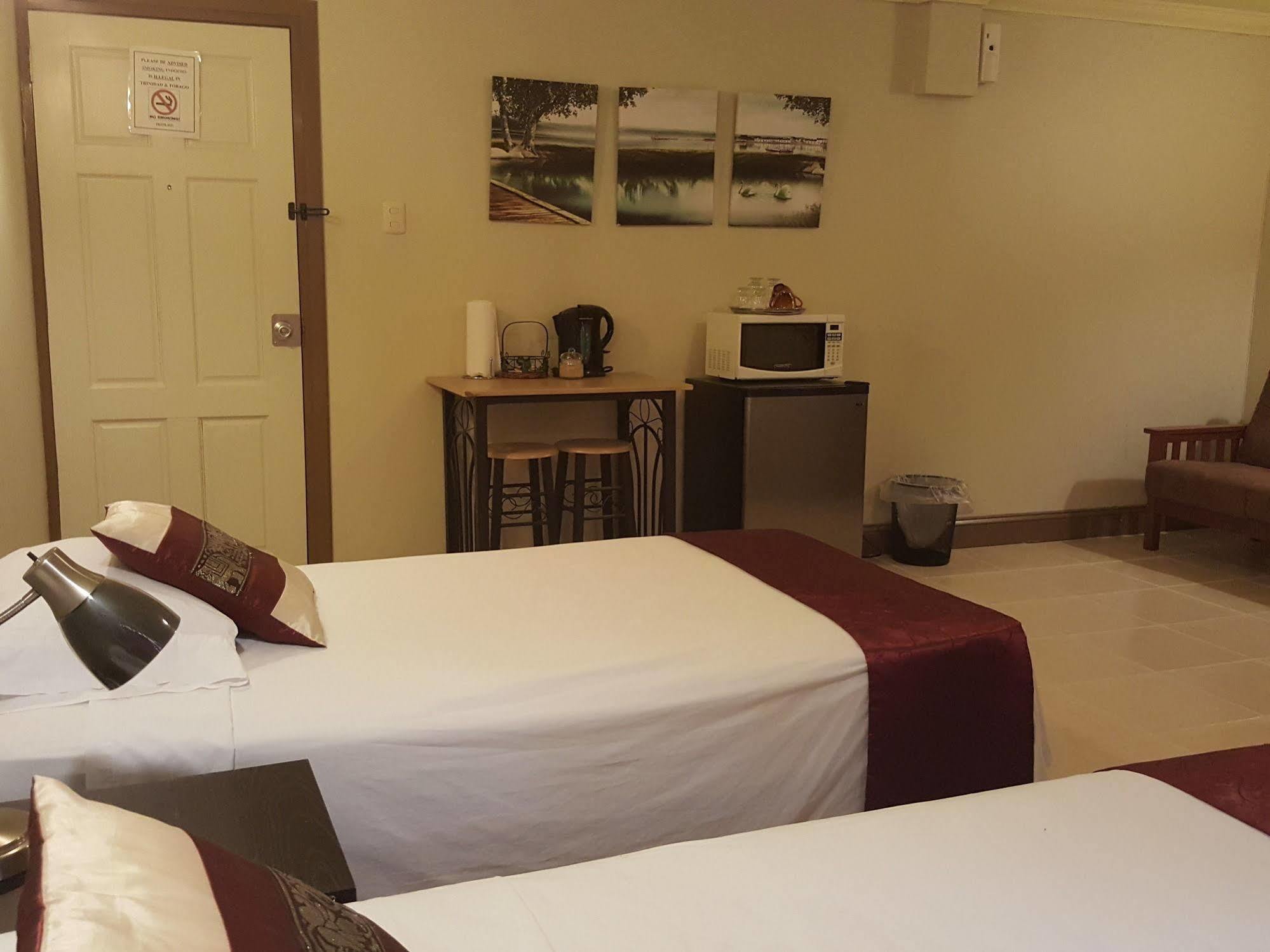 Savannah Maison Guest House Port of Spain ภายนอก รูปภาพ