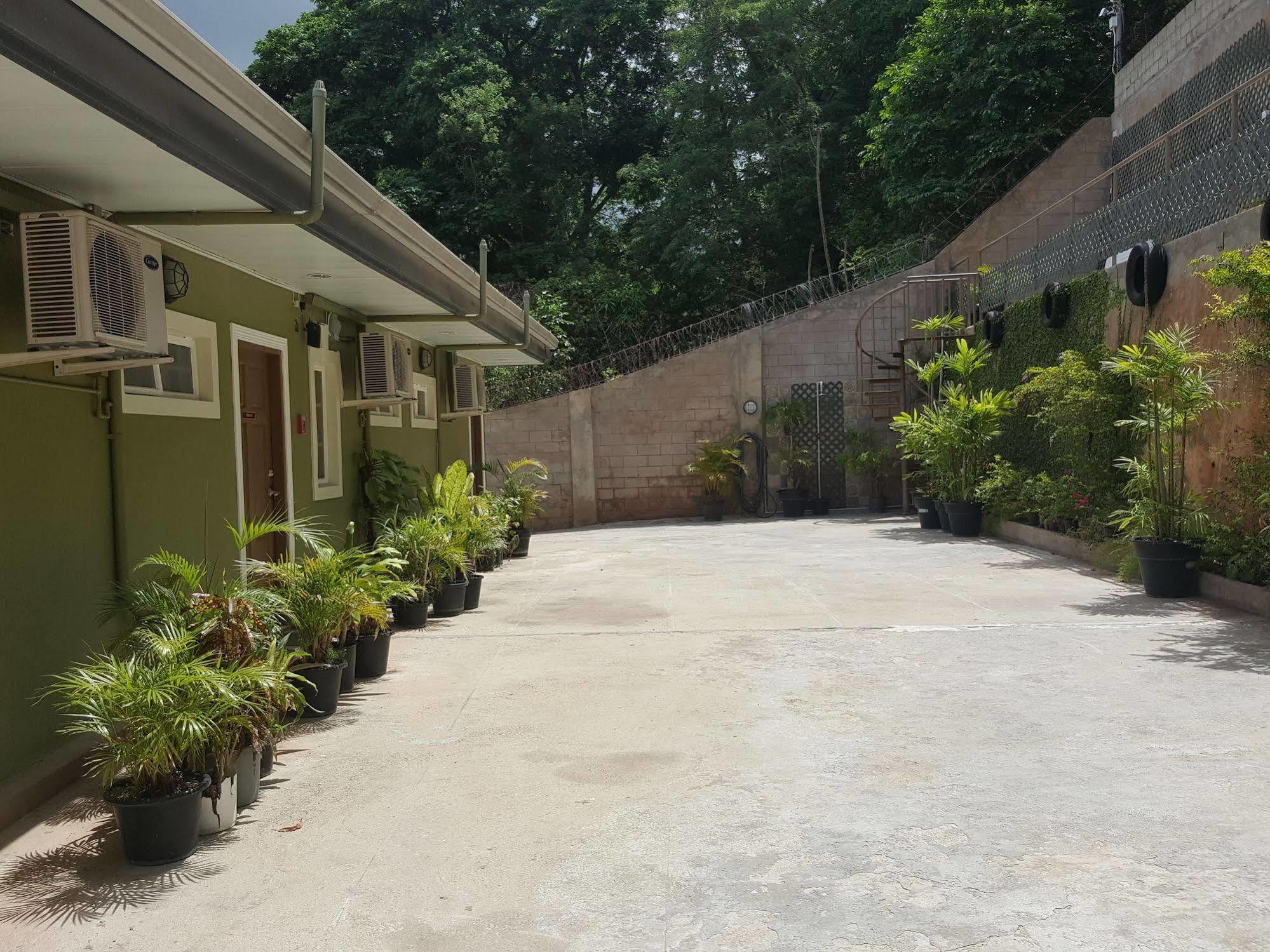 Savannah Maison Guest House Port of Spain ภายนอก รูปภาพ